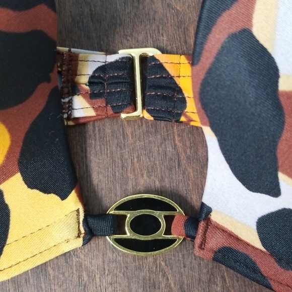 ❤ Victoria's Secret Camo Tie Bikini Top - Picture 7 of 8